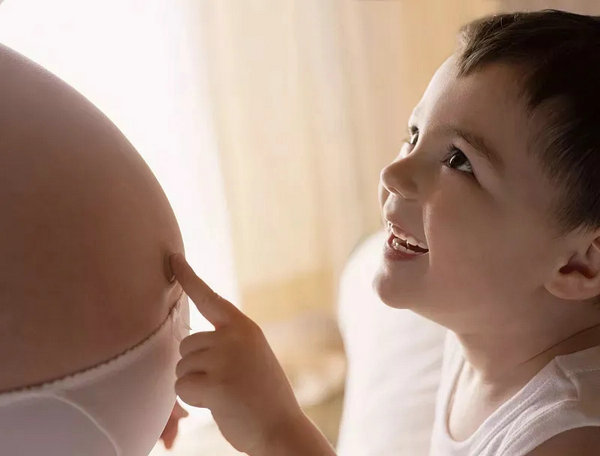 高龄妈妈们备孕二胎需要面临哪些风险2.webp.jpg