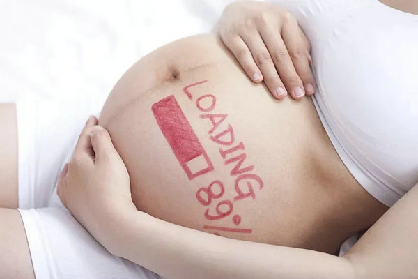 高龄妈妈们备孕二胎需要面临哪些风险1.webp.jpg